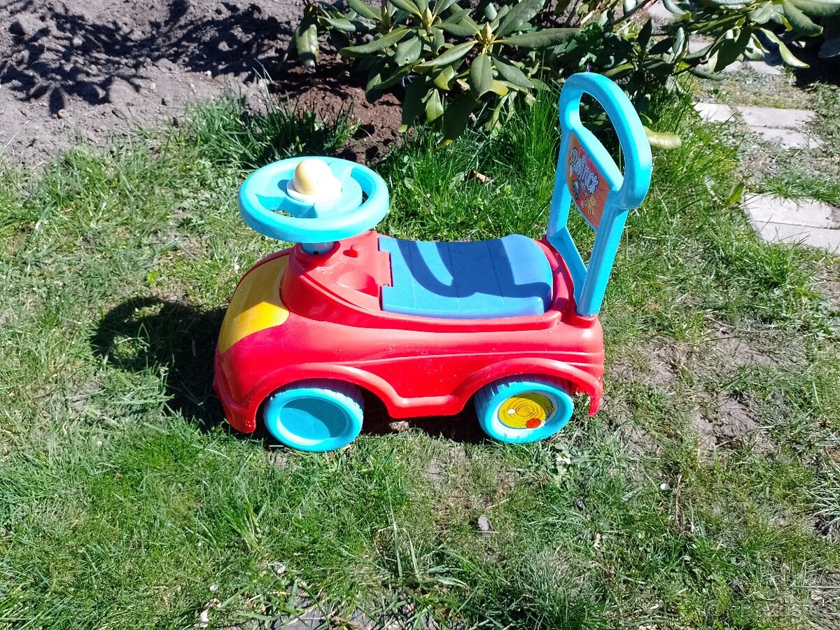 Autíčko odrážedlo - 2