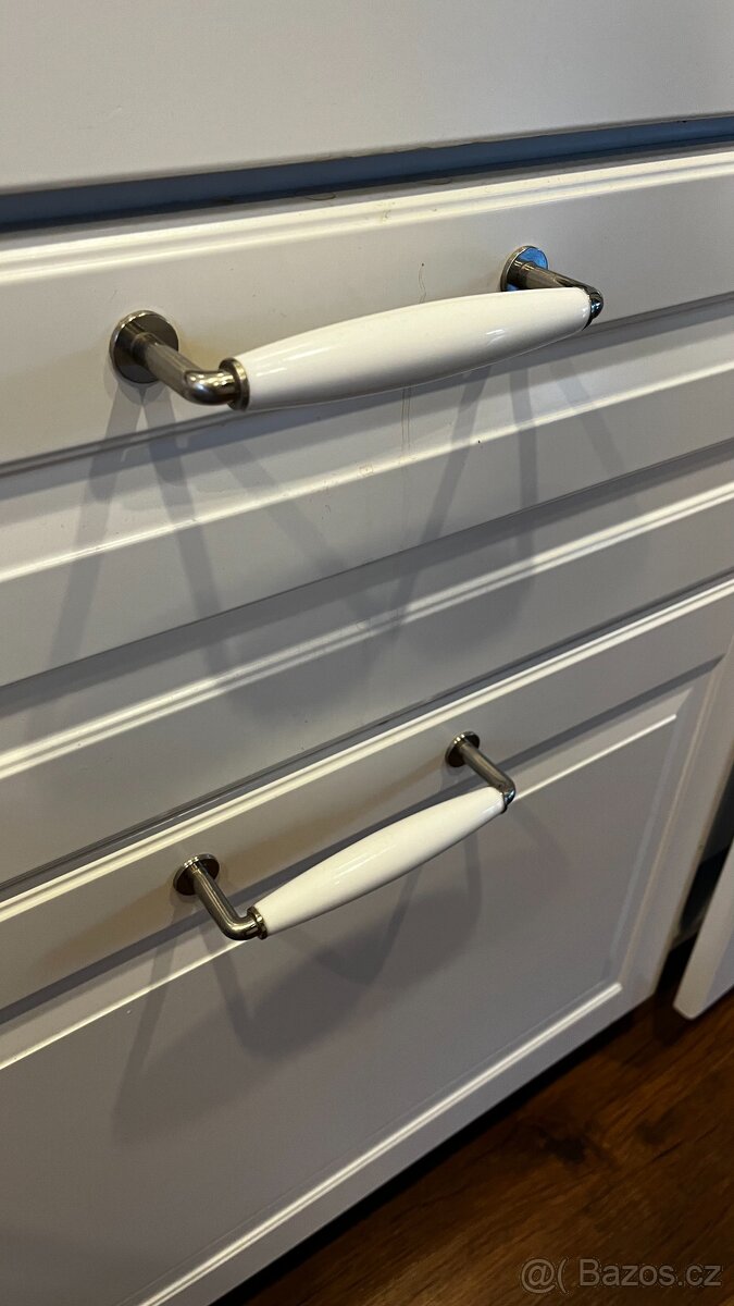 Madla a úchytky IKEA - keramika a kov - 2