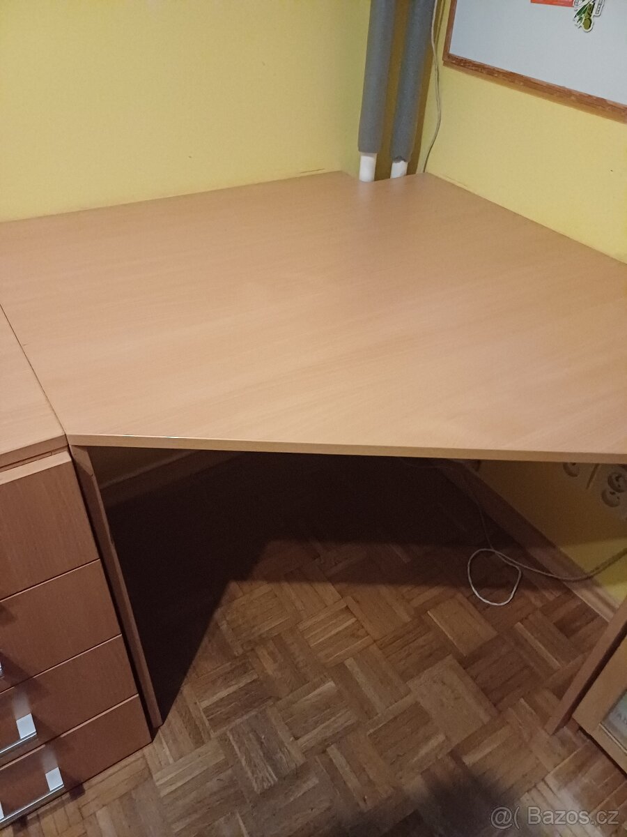 Rohový pracovní stůl - 2