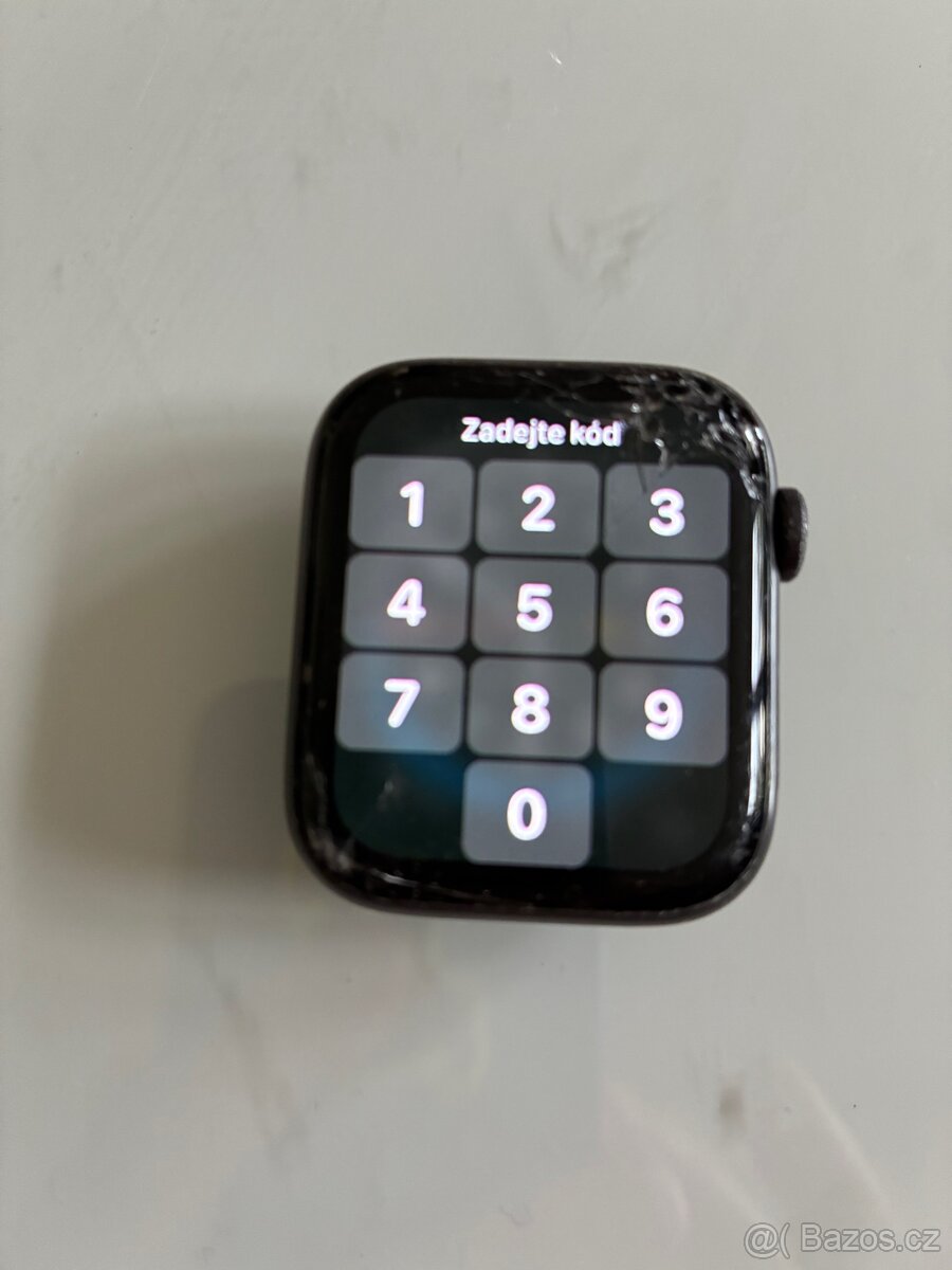Se 44 mm Apple Watch - 2