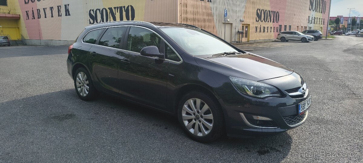 Opel Astra J sports tourer - 2