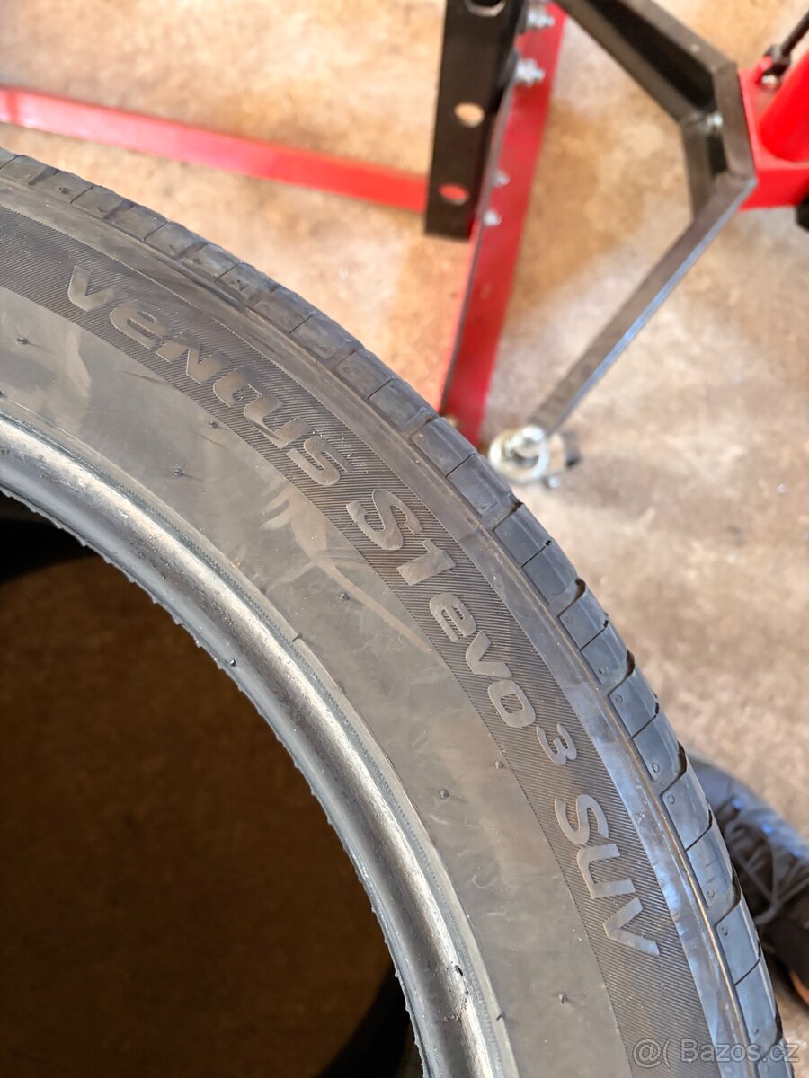 Pneumatiky R21 295/40 - 2