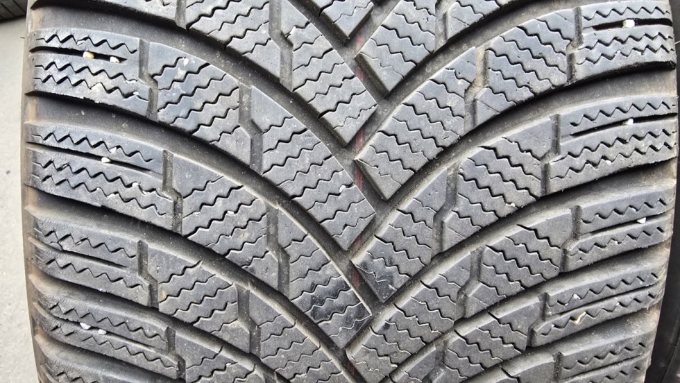 Zimní pneu 245/40/18 Firestone - 2