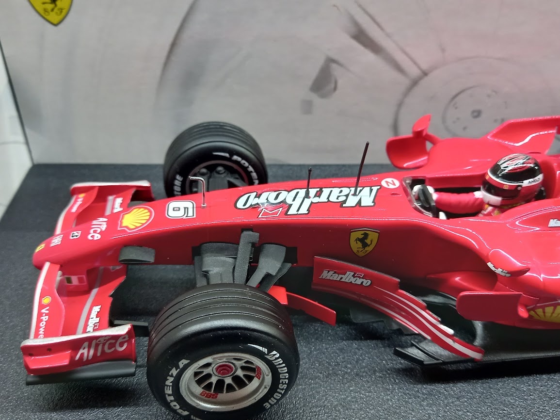 F1 FERRARI F2007 2007 MARLBORO RAIKKONEN HOTWHEELS 1:18 - 2