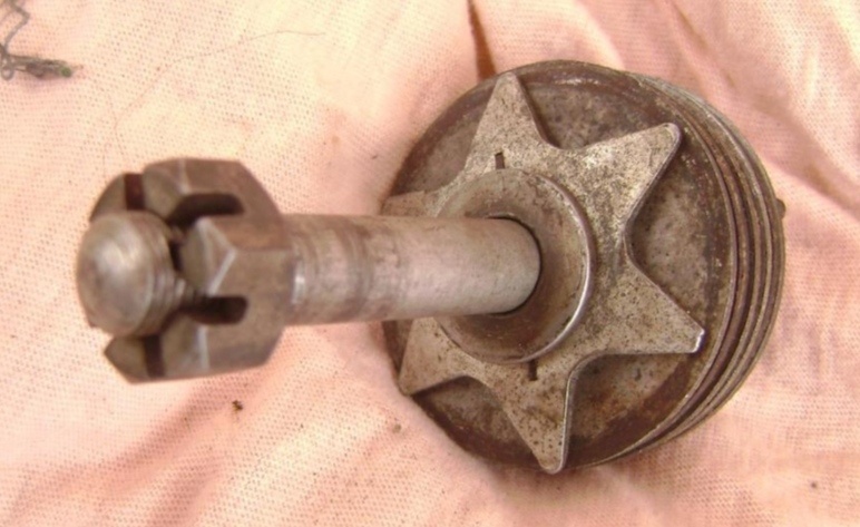 Jawa pérák - třecí tlumič, cel sedla koupím - 2