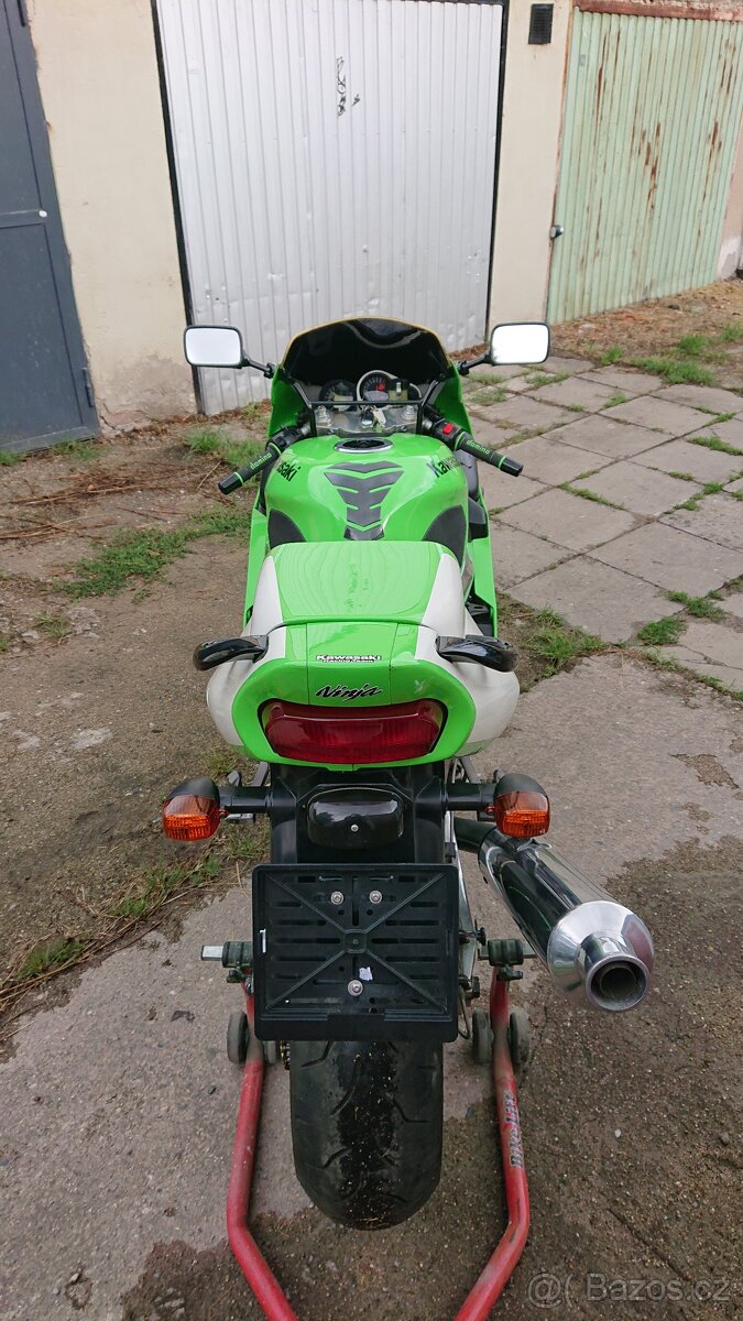 Kawasaki ZX7R - 2