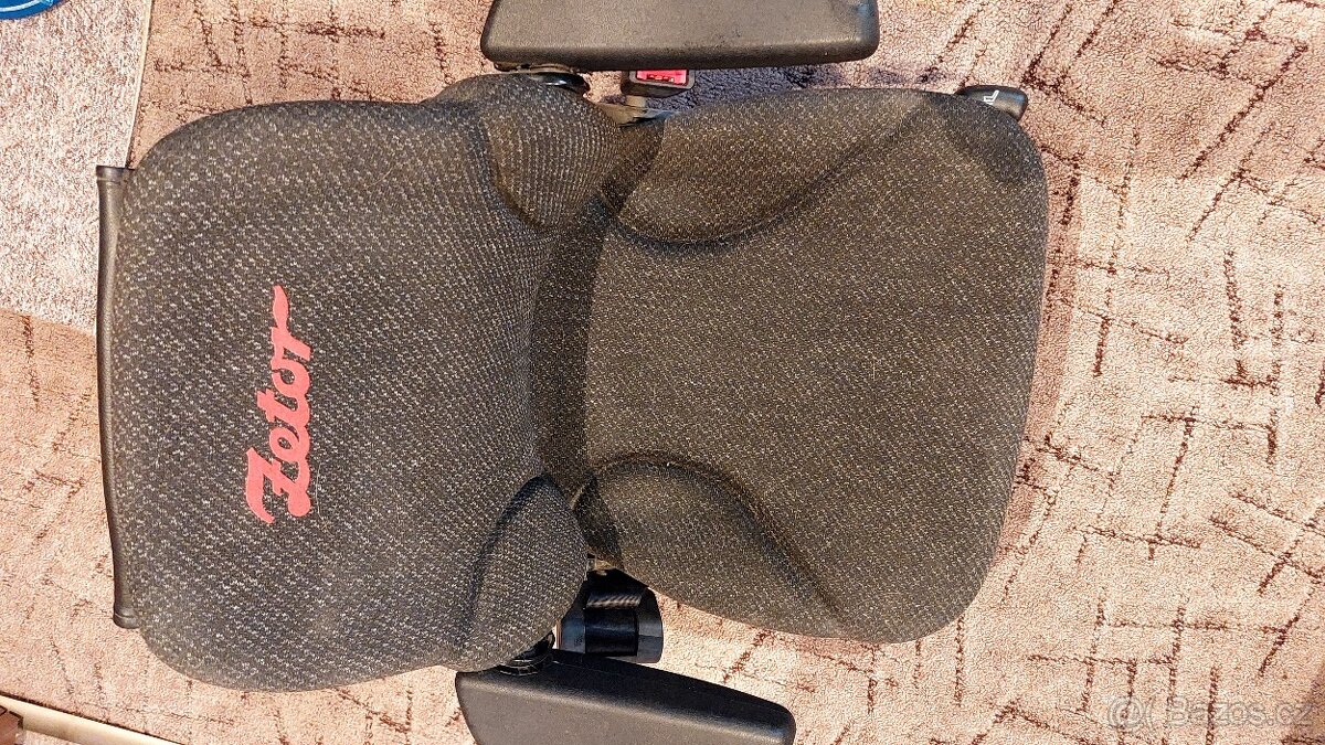 Prodám novou sedačku ZETOR - 2