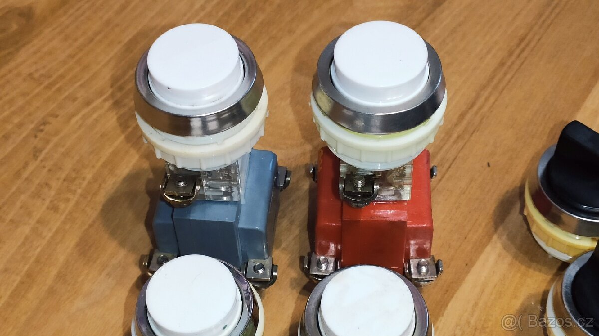 T-6 (tlačítka, stop, spínače), Siemens, Schneider - 2