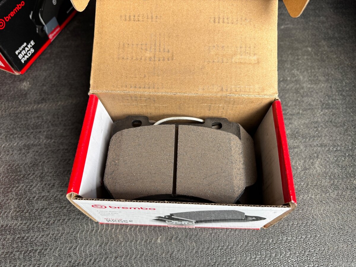 Přední brzdové destičky Brembo pro Alfa Romeo 159 či jiné - 2