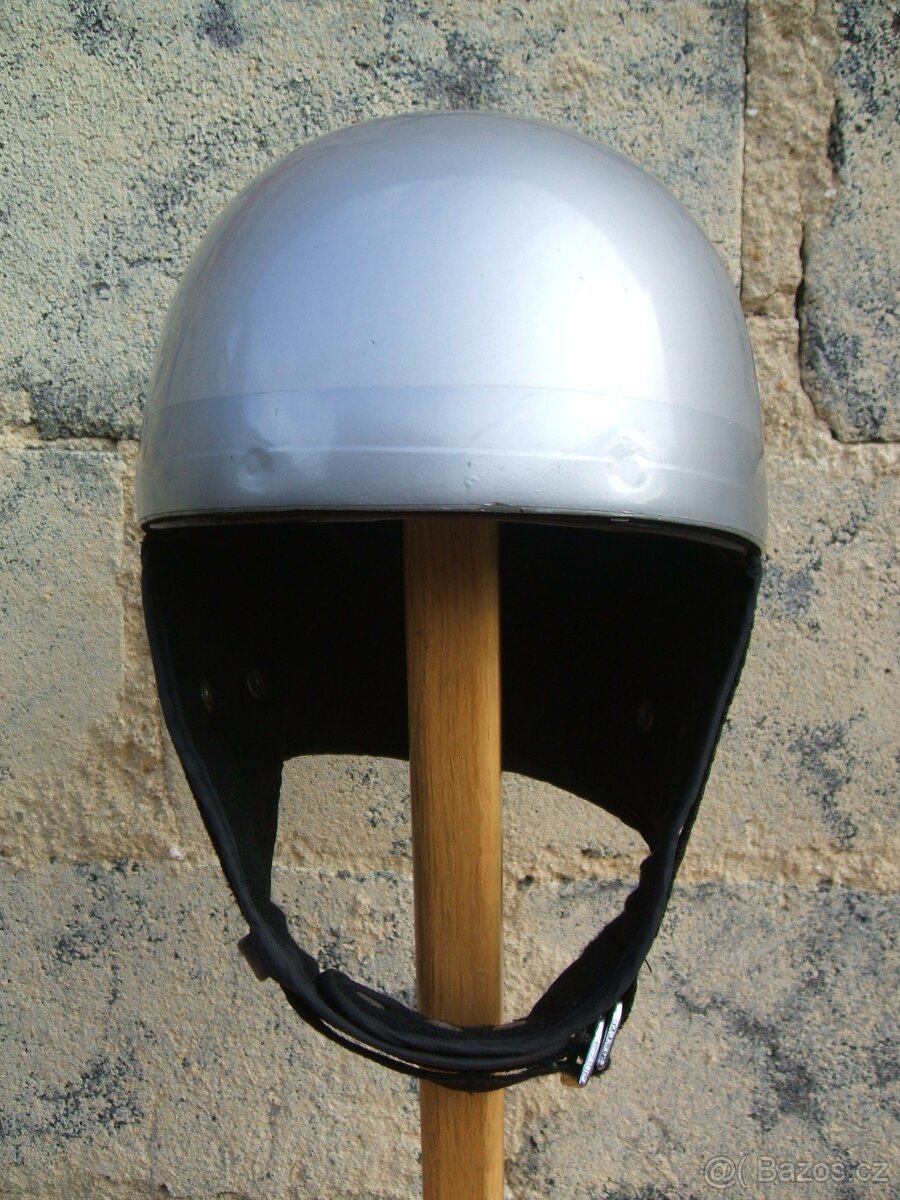 Krásná retro přilba - Fr. Šťastný - 2