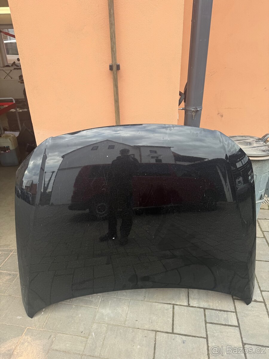 VW passat b6 kapota - 2