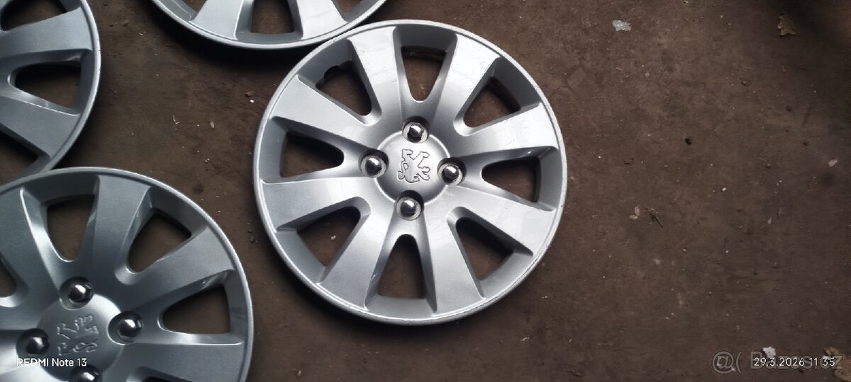 Poklice 15 Peugeot originální - 2