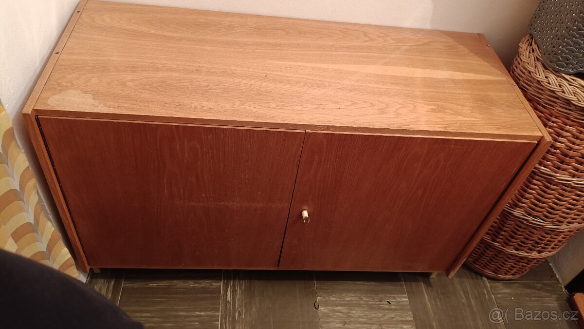 Komoda - 2
