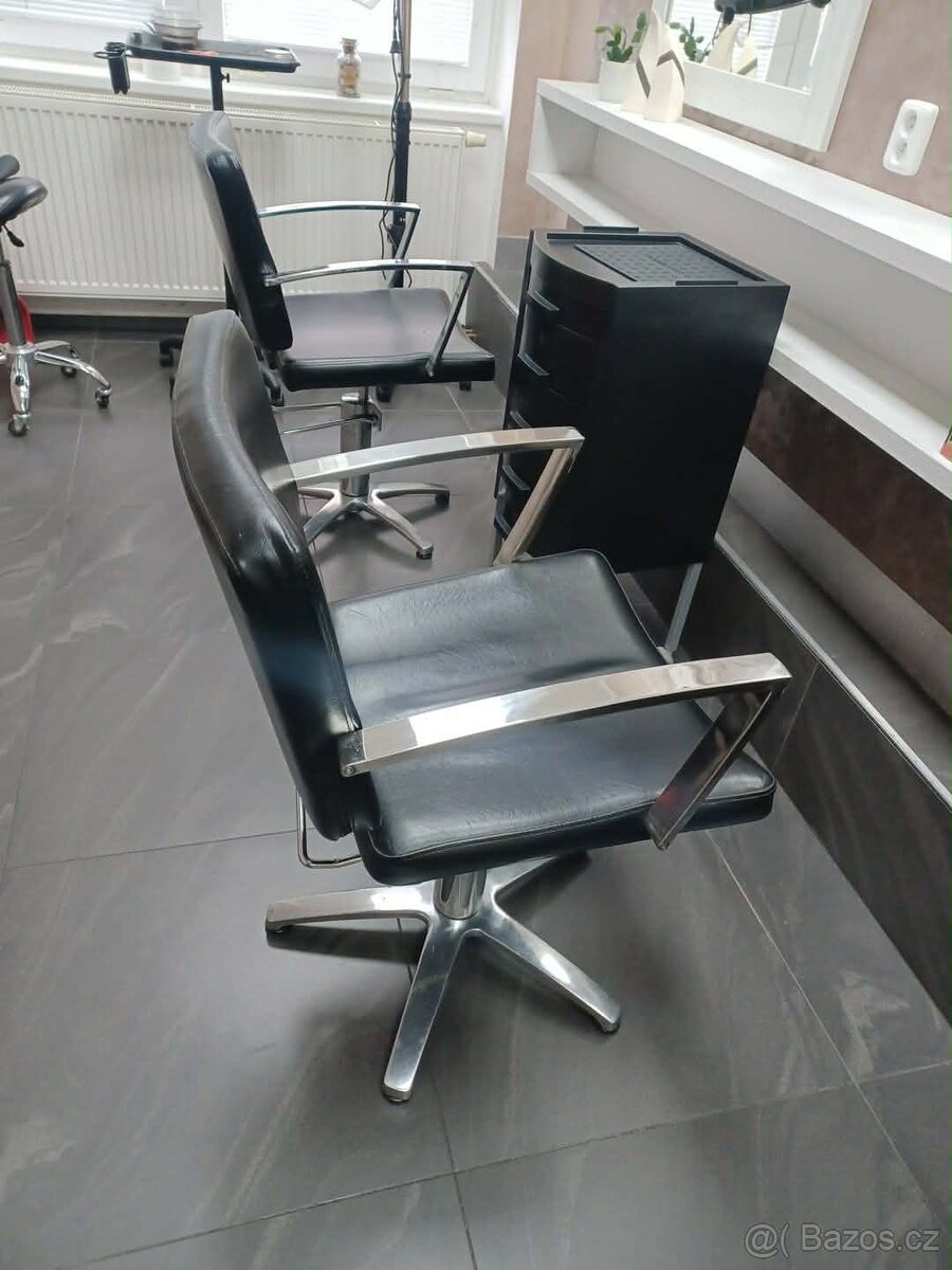 Kadeřnický nábytek - 2