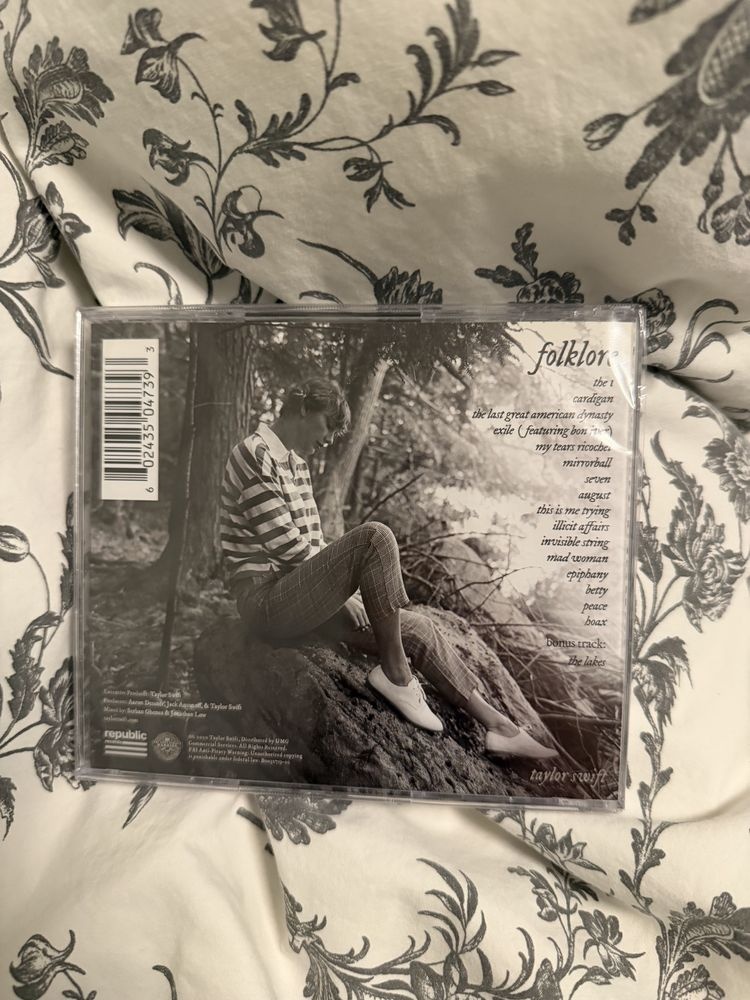 taylor swift folklore cd - 2