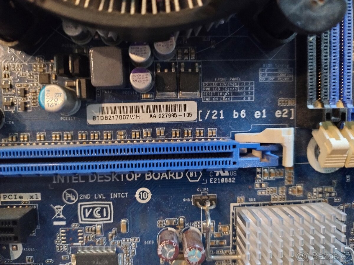 Základní deska Intel DZ68DB + procesor i3 3225 + AMD Radeon - 2