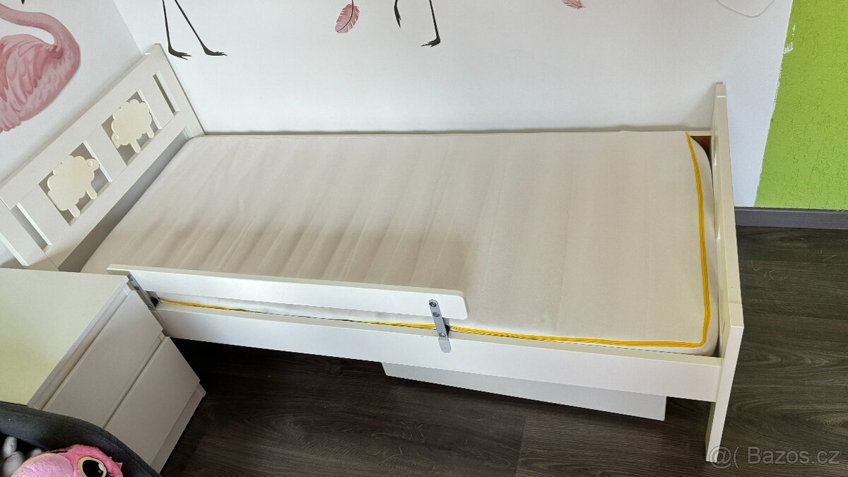 Dětská postel s matrací + noční stolek IKEA - 2