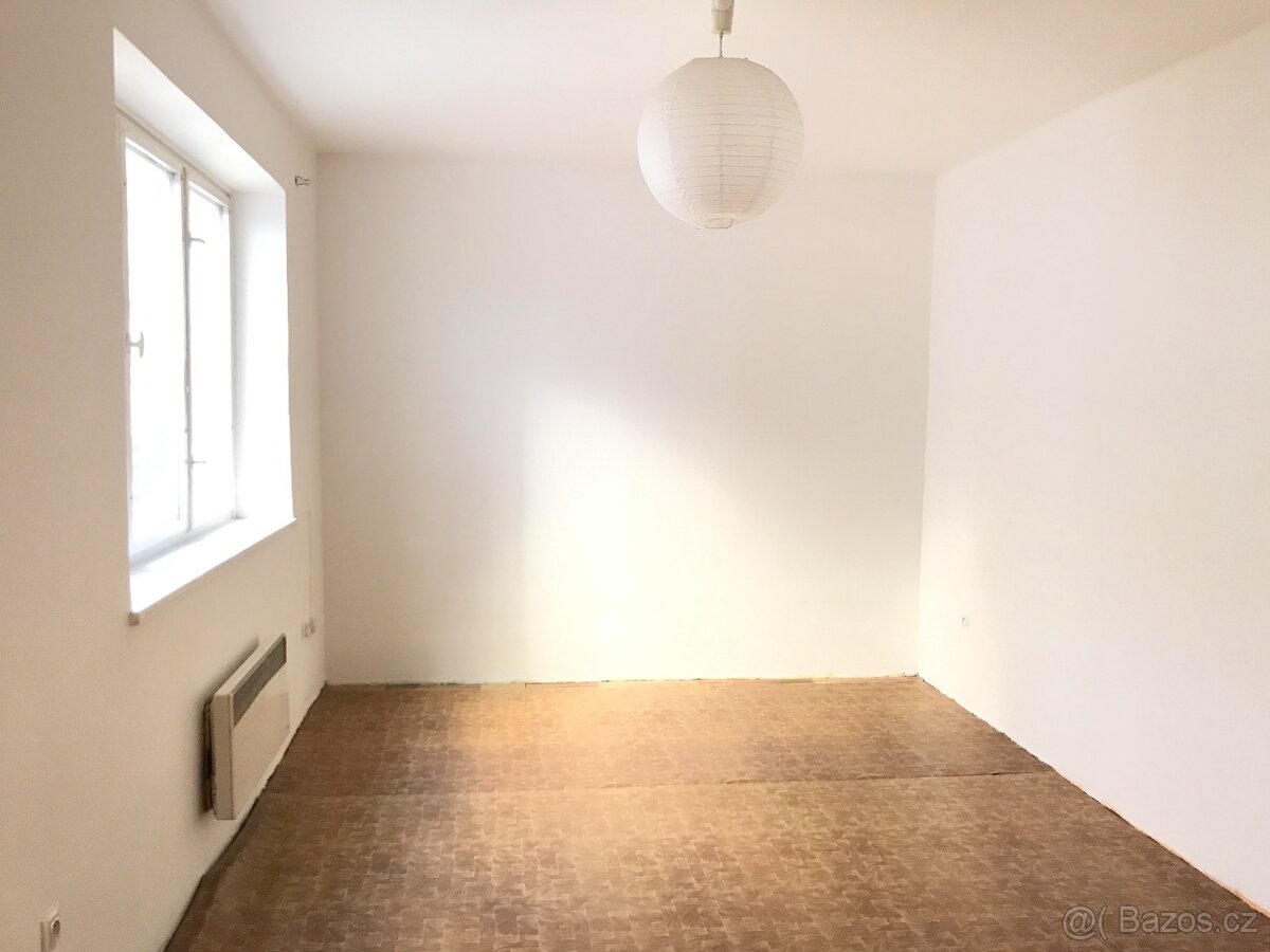 Pronájem bytu 2+1 v Kroměříži - centrum - 2