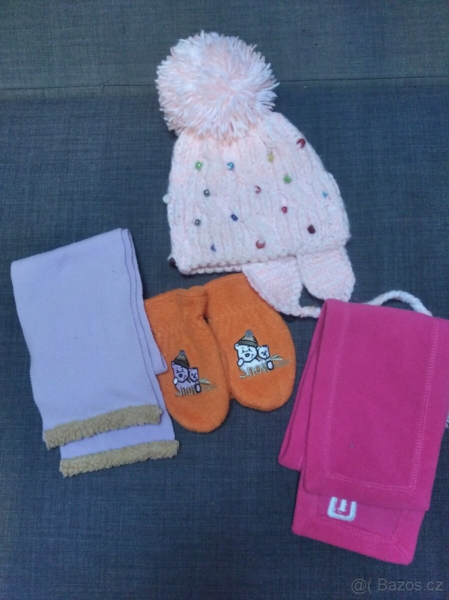 Čepičky, klobouček, šála a rukavice - 2