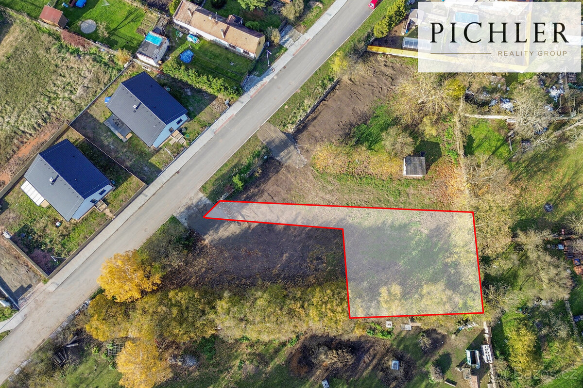 Prodej stavebního pozemku 696 m² - 2