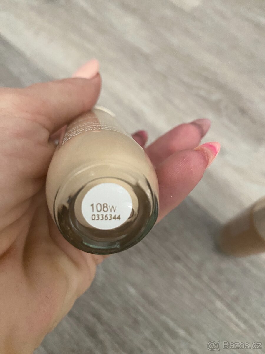 CLARINS EVERLASTING -rozjasnujici makeup - PC 1000 kč - 2