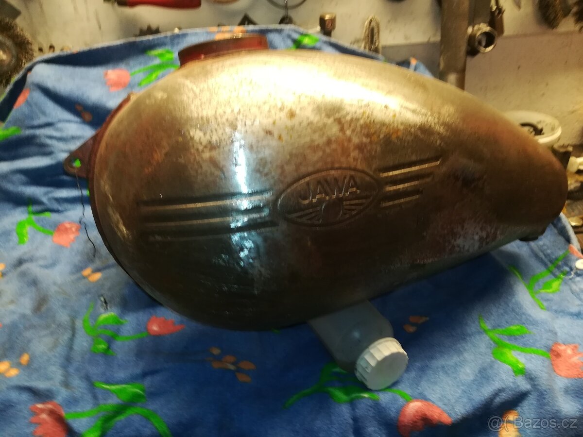 jawa pérák nádrž - 2