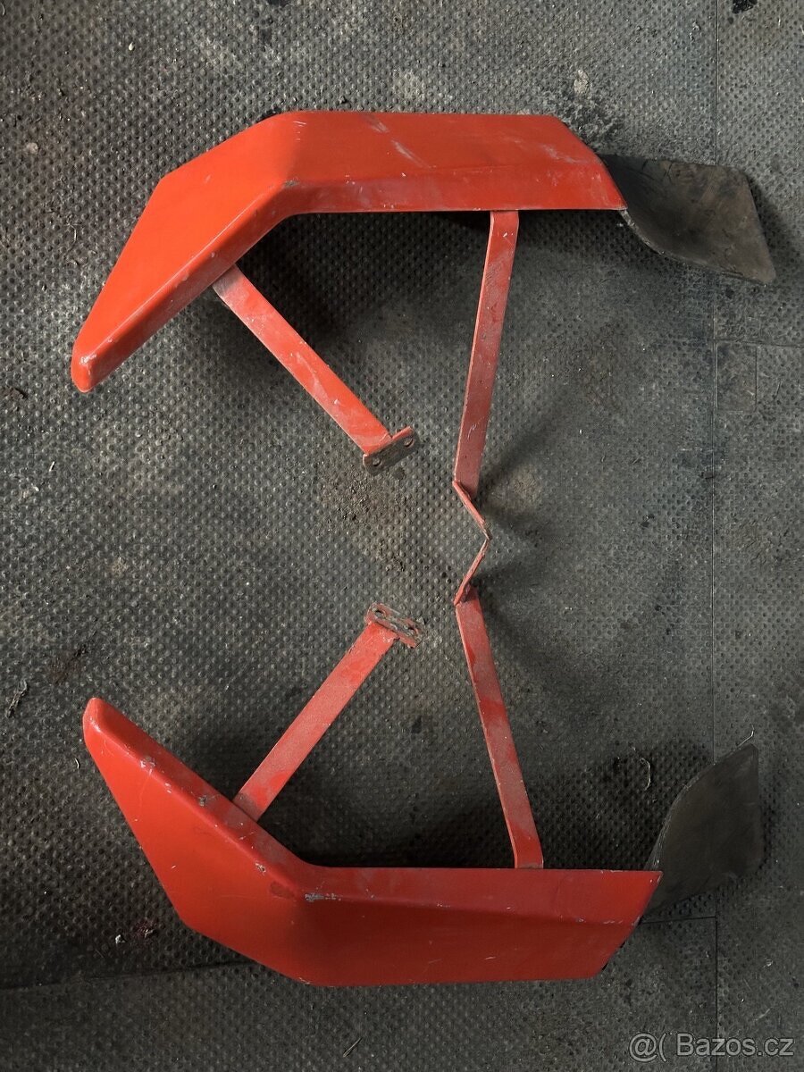 Blatníky a kapota na malotraktor MT-7 UNI Systém - 2