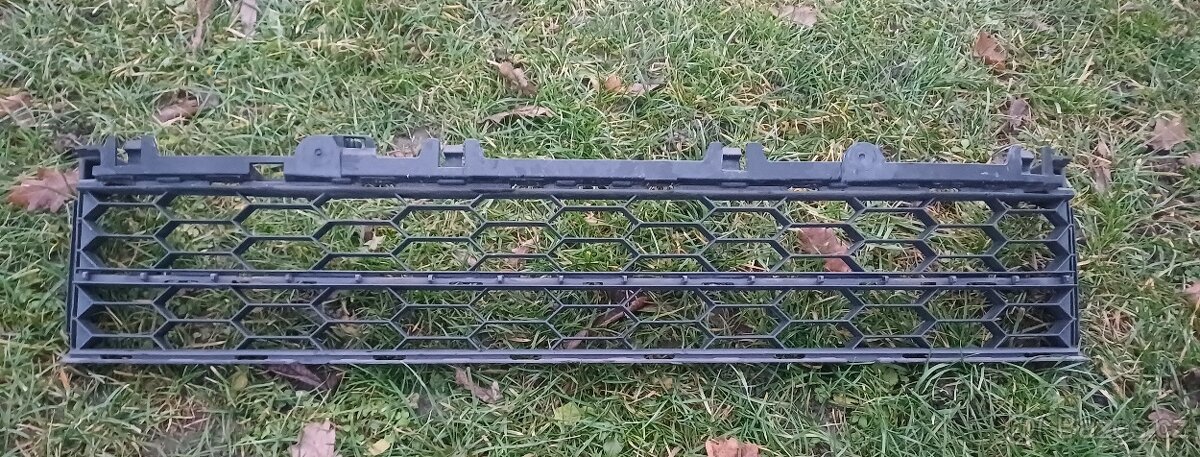 Mřížka Škoda SUPERB III Octavia III - 2