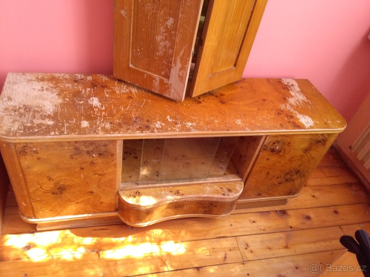 Stará toaletka se zrcadlem - 2