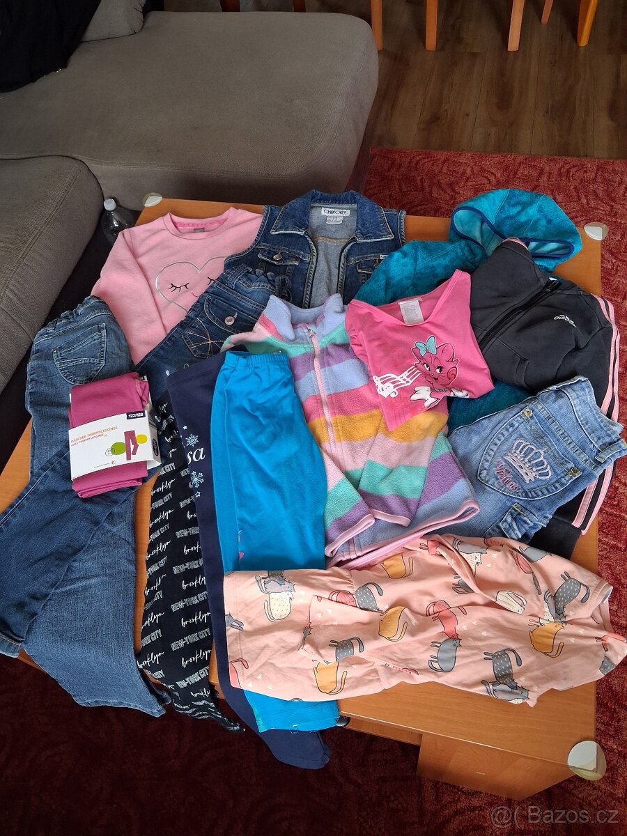 Hilčičí oblečení vel.122/128 - 2