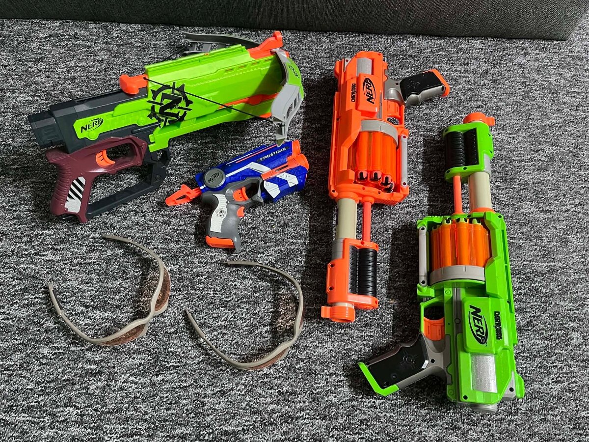 Kuše a pistole NERF - 700 Kč za vše - 2