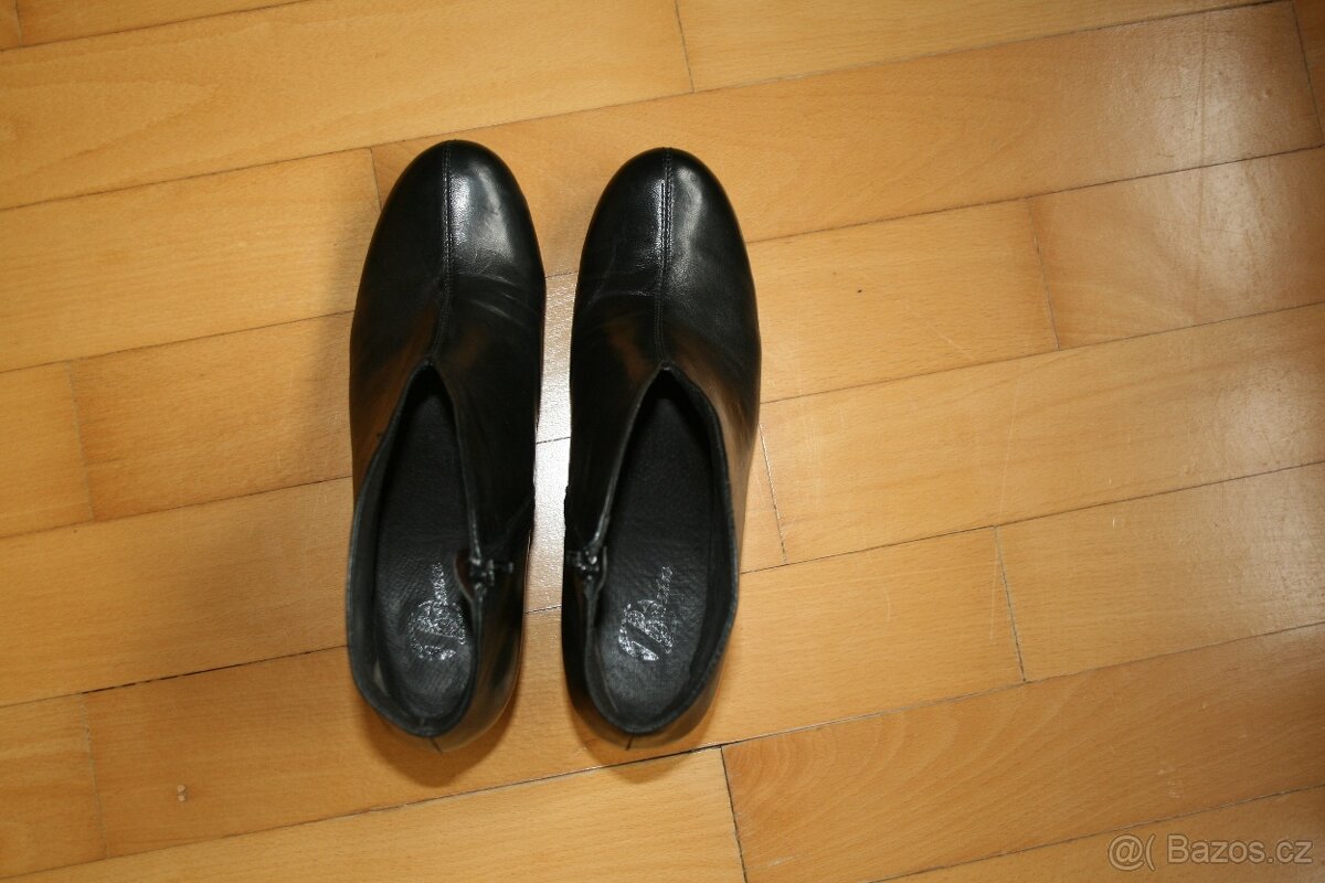 Prodám dámské černé kožené boty BAŤA vel.39 - 2