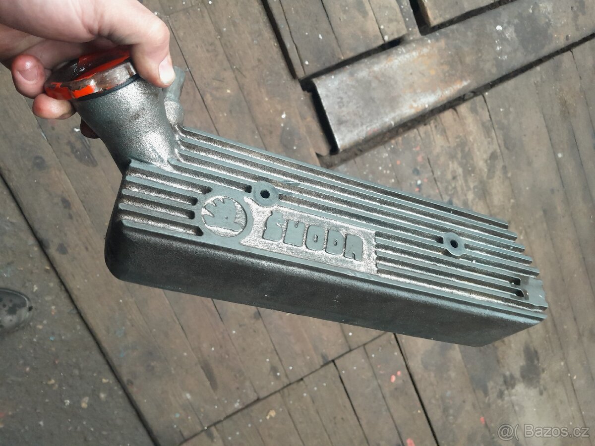 Víko ventilů Škoda 130 rs na weber karburátor - 2