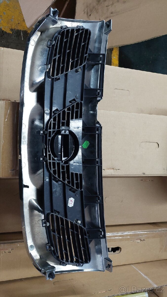 Přední mřížka Nissan Navara Pathfinder - 2