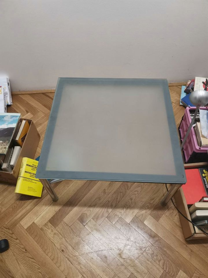 Odkládací stolek - 2