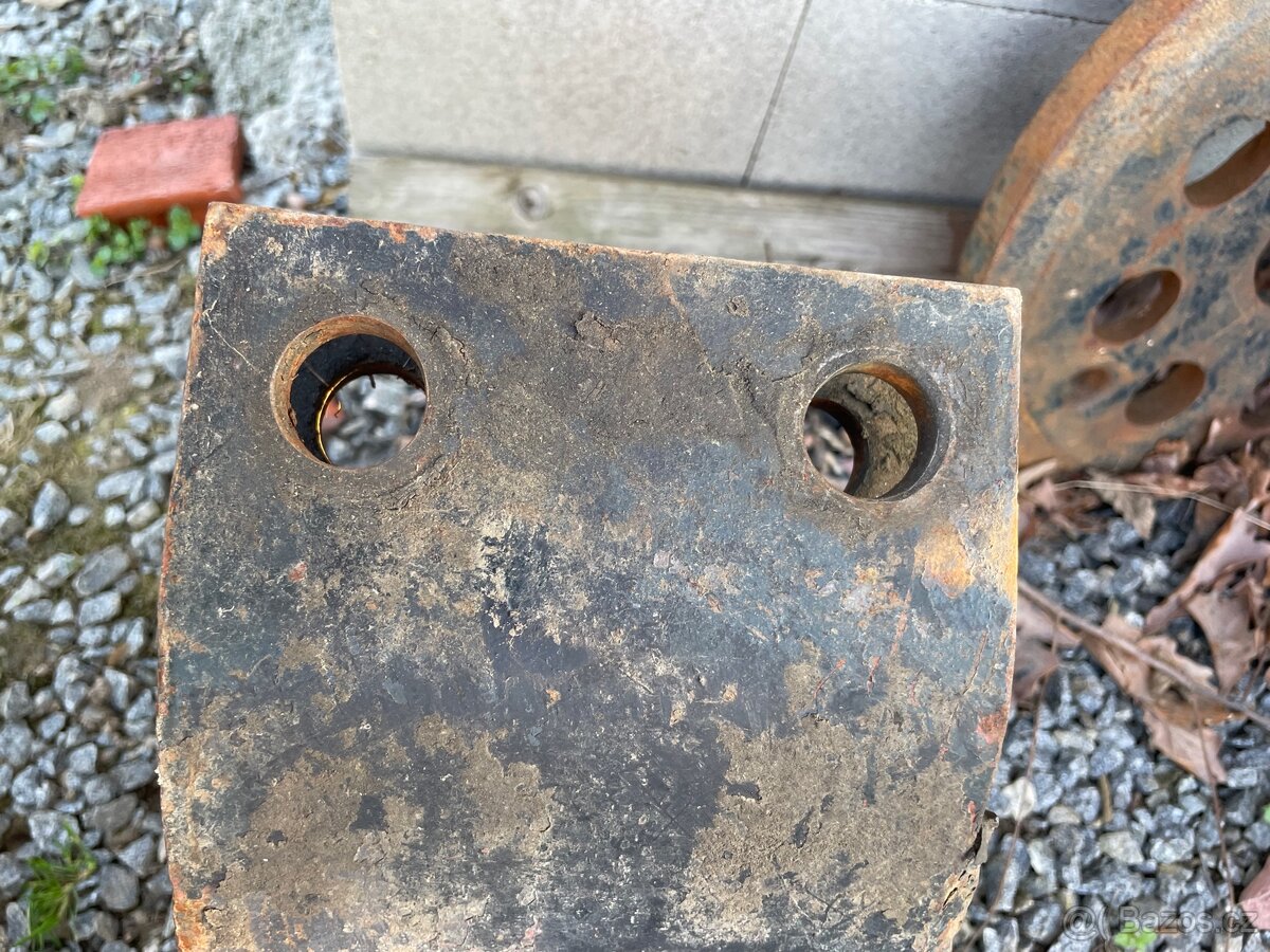 Prodám závěs na zetor - 2