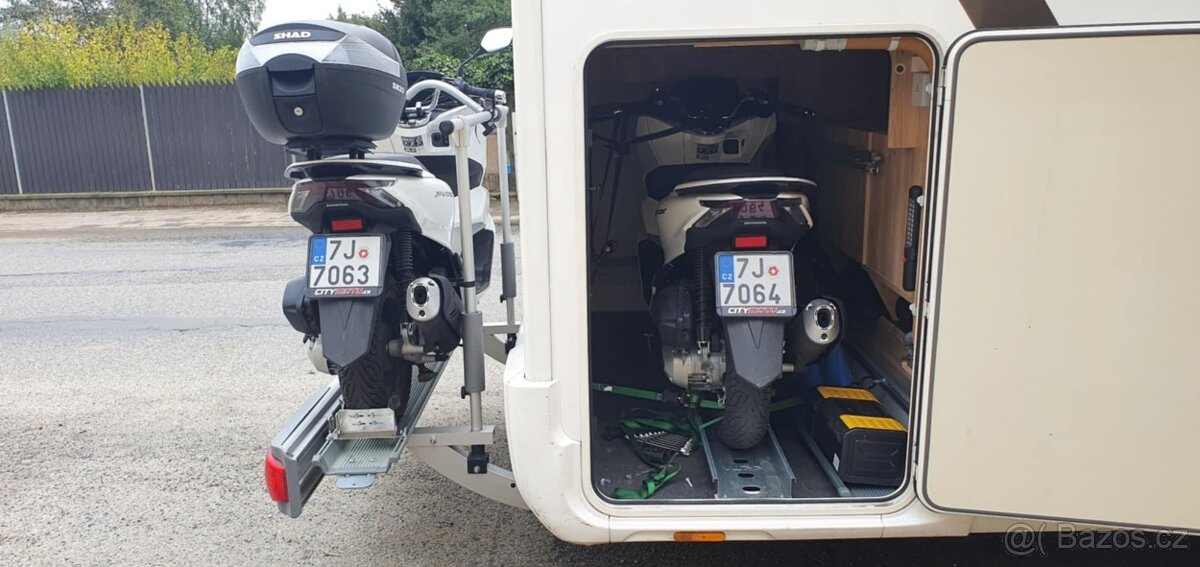 EURA MOBIL 725QB - 2