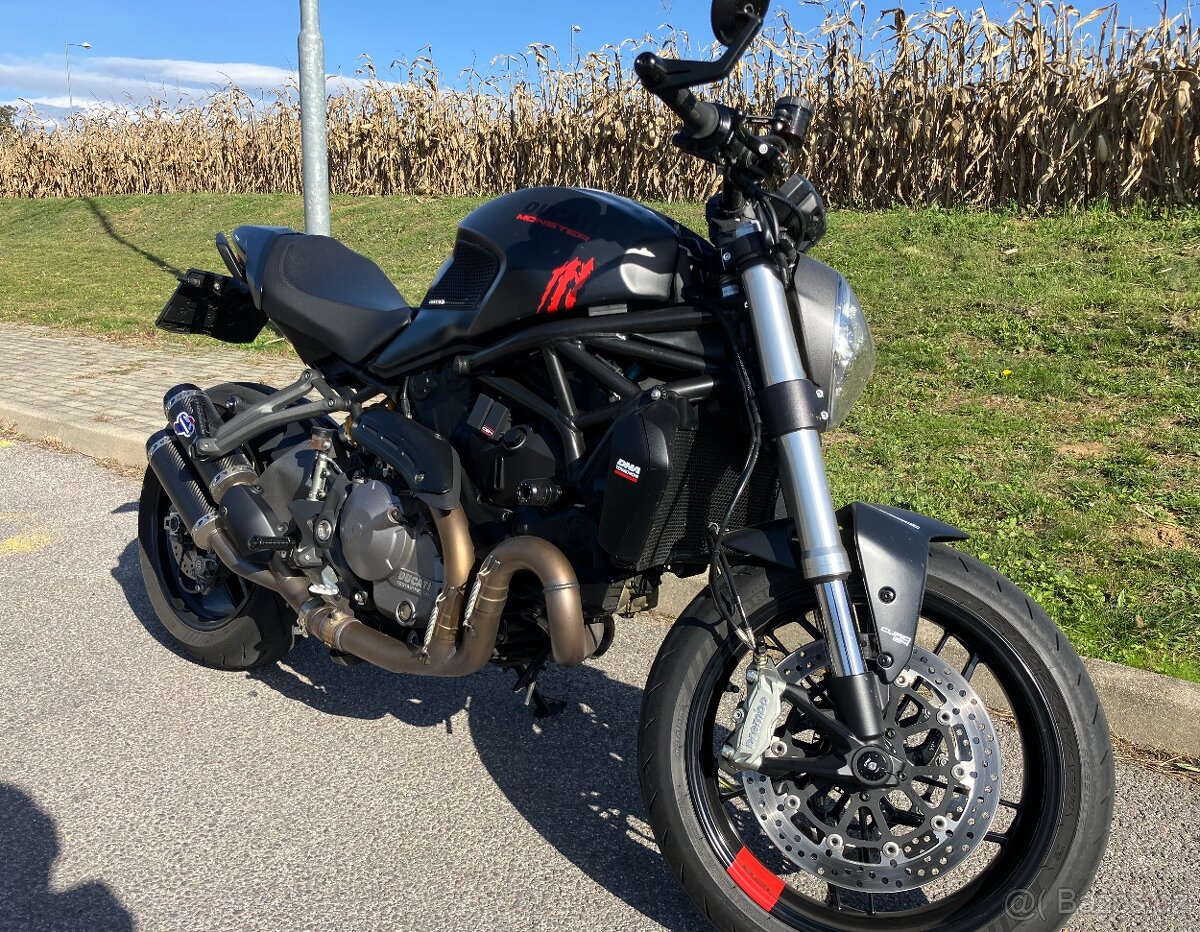 Ducati Monster 821 - 2