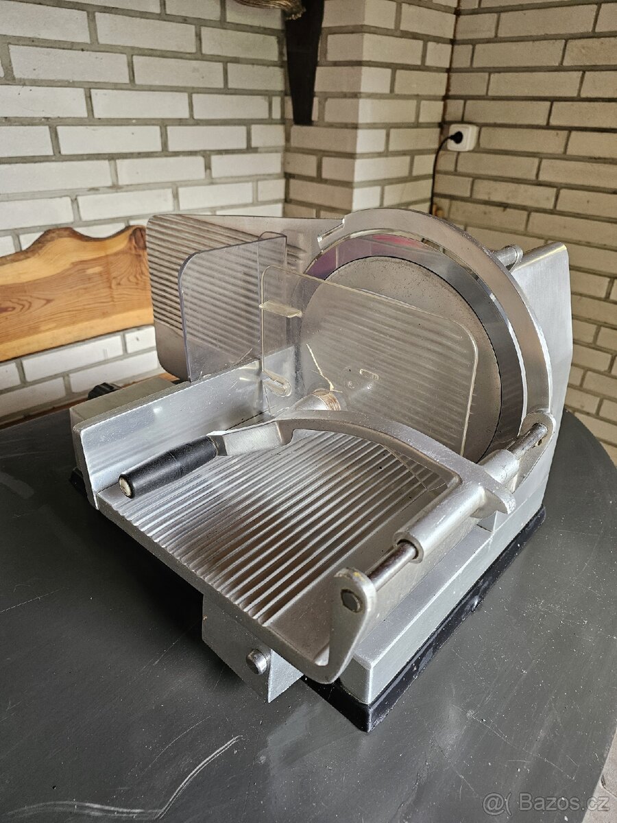 Nářezový stroj Graef A3000 - 2