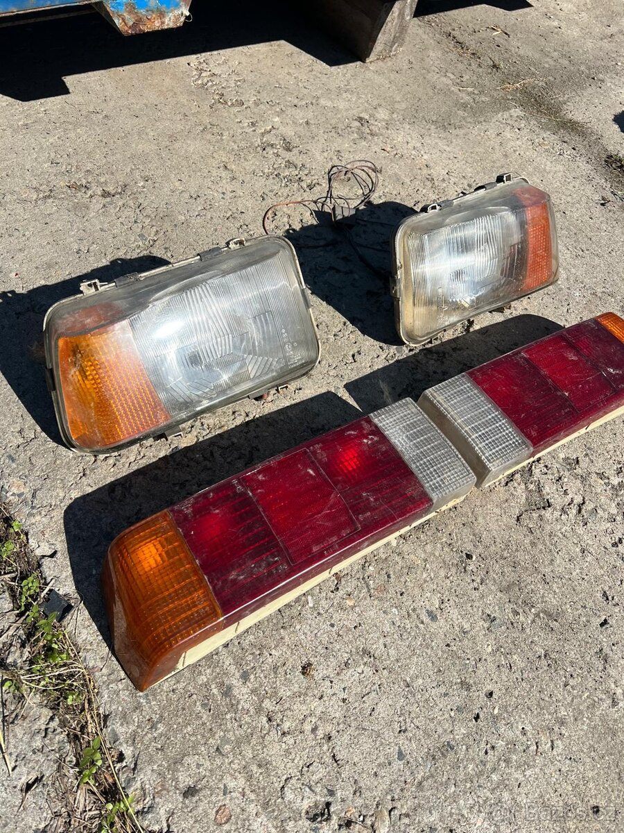 Světla na Volvo 30 - 2