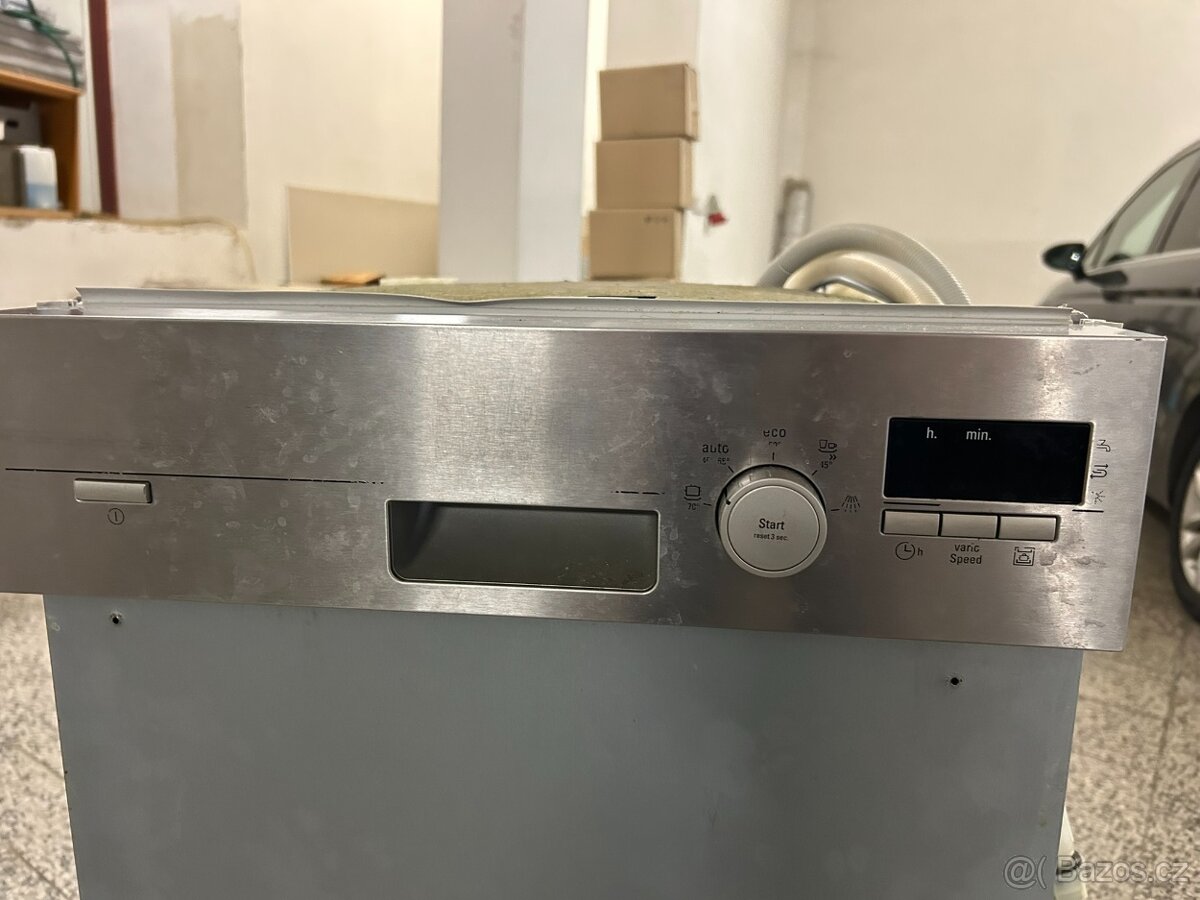 Myčka 45cm Siemens na opravu nebo náhradní díly - 2