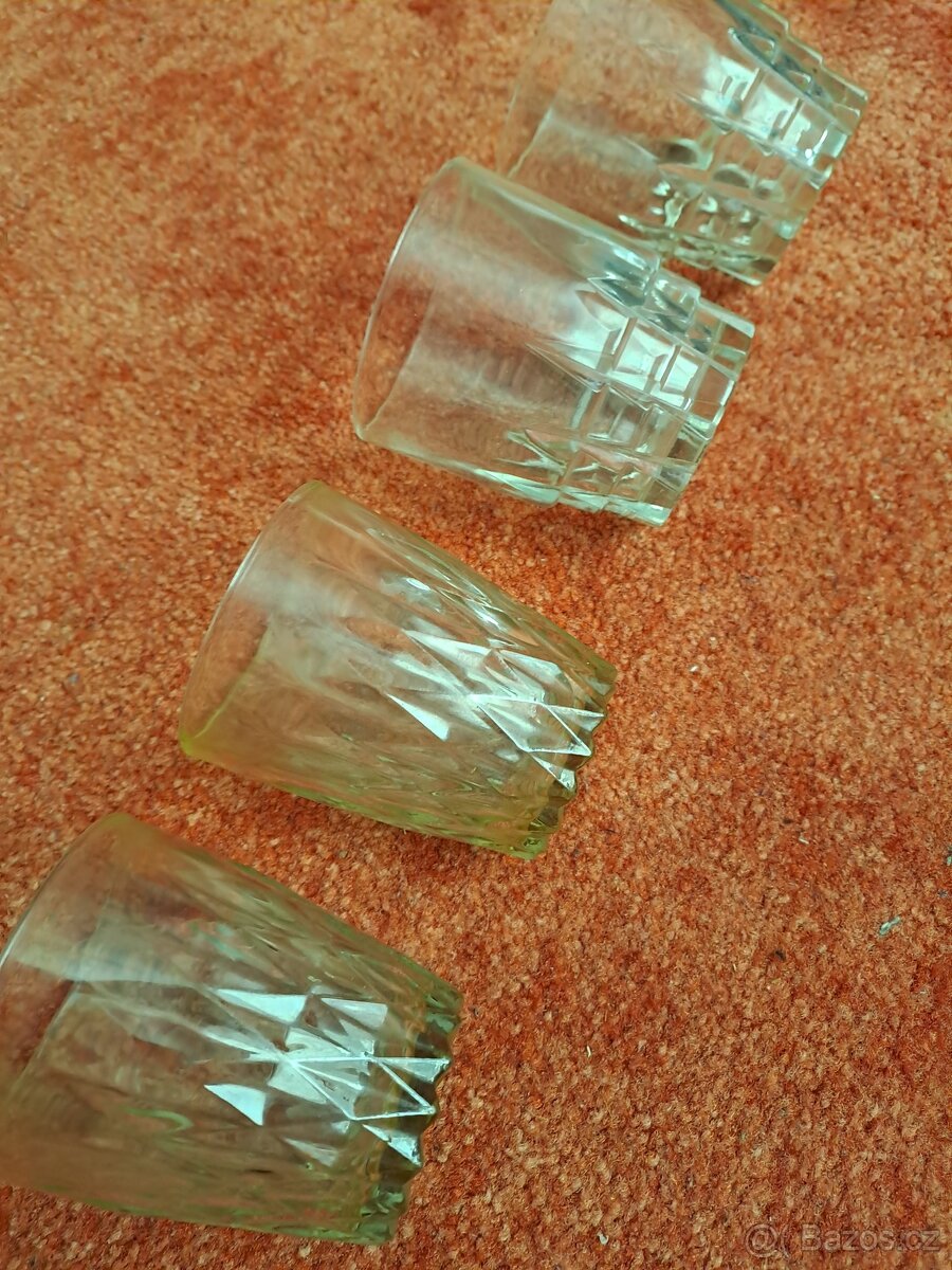 Staré skleničky 4 ks. - 2