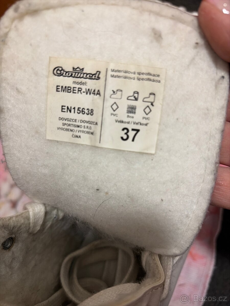 Lední brusle Crowned Ember – vel. 37, jako nové - 2