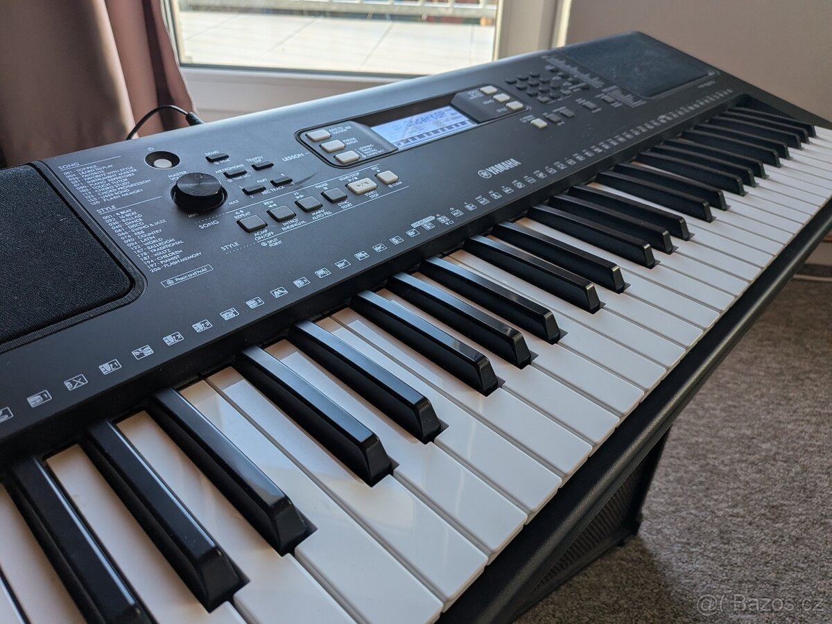 YAMAHA PSR-E373 - klávesy a příslušenství 3999 Kč REZERVOVÁN - 2
