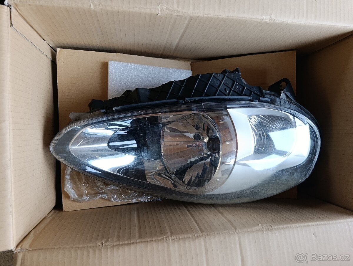 Fiat Punto Evo - přední světlomety - 2