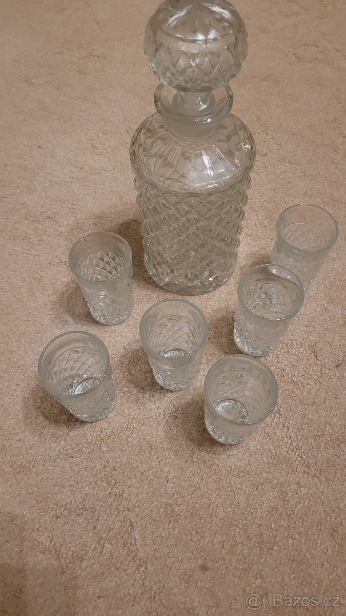 Karafa se 6 skenicemi - 2