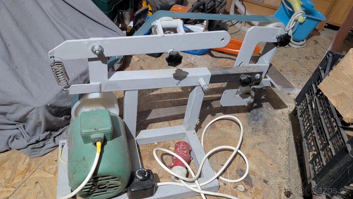 Nedodělaná Bruska na nože - 2