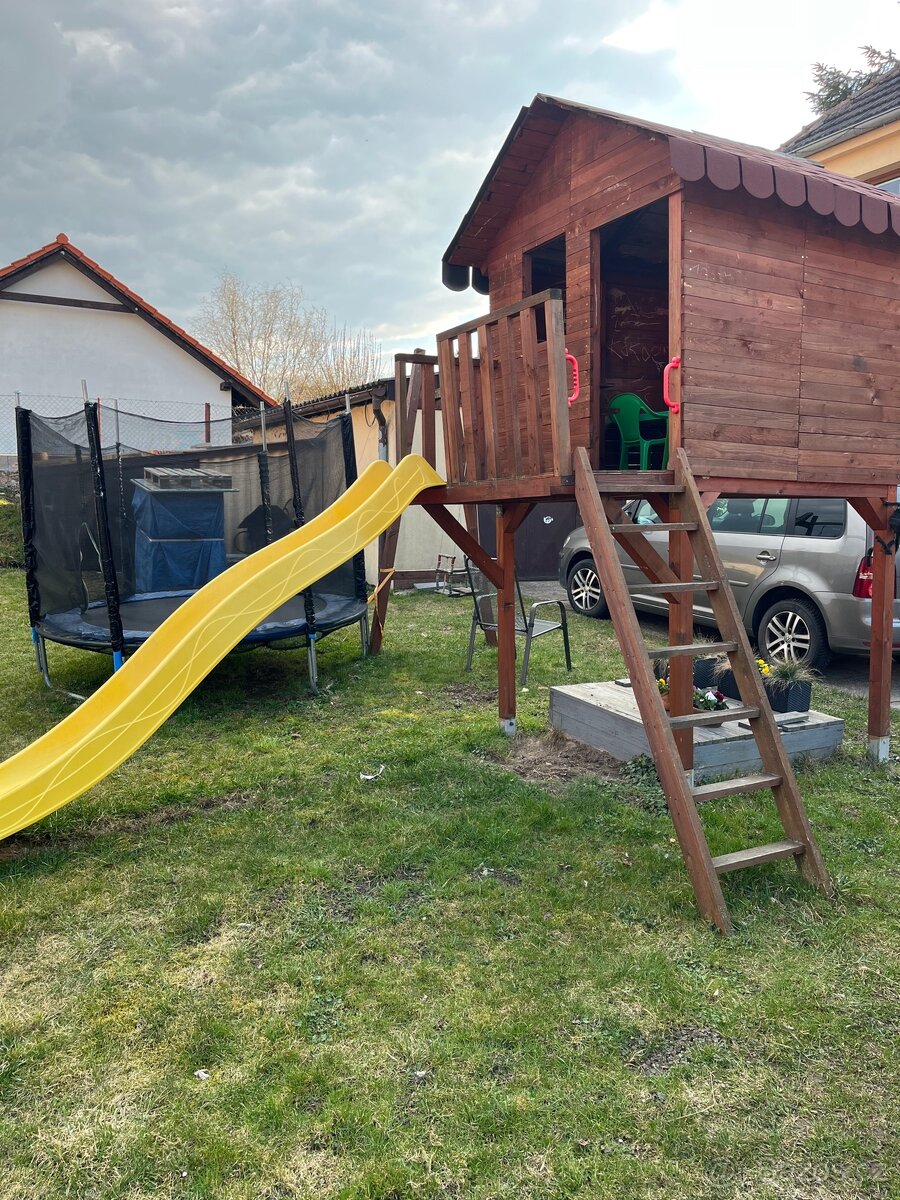Dětský domeček se skluzavkou - 2
