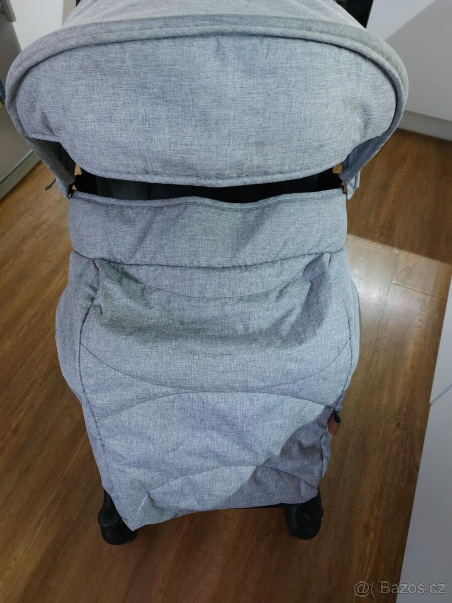 Sportovní kočárek - 2