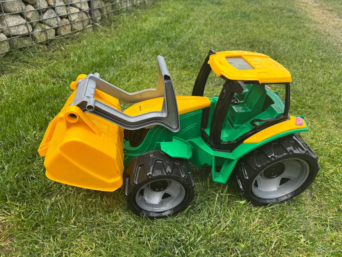 Traktor se lžící Lena - 2